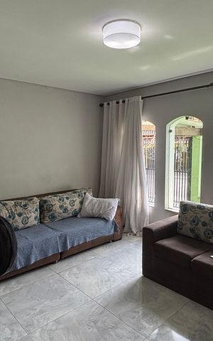 Casa à venda com 171m², 3 quartos e 3 vagas Casa à venda com 171m², 3 quartos e 3 vagasSala