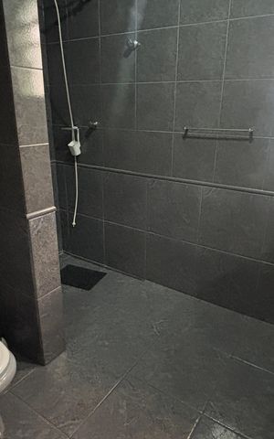 Casa à venda com 171m², 3 quartos e 3 vagas Casa à venda com 171m², 3 quartos e 3 vagasBanheiro