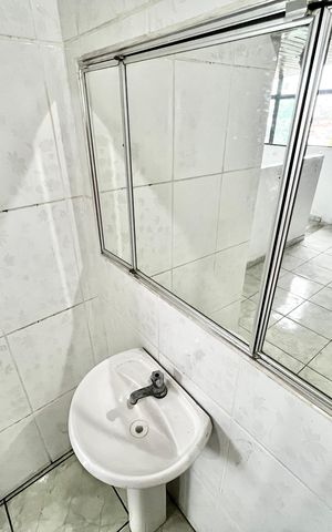Casa para alugar com 70m², 1 quarto e sem vaga Casa para alugar com 70m², 1 quarto e sem vagaBanheiro