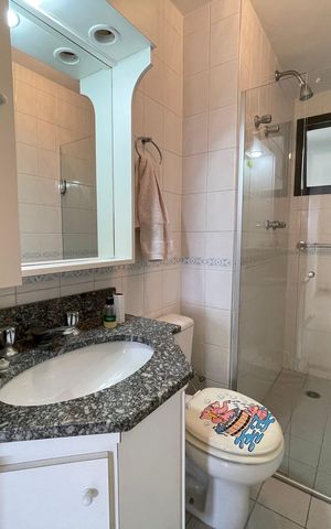 Apartamento à venda com 74m², 3 quartos e 2 vagas Apartamento à venda com 74m², 3 quartos e 2 vagasBanheiro Social