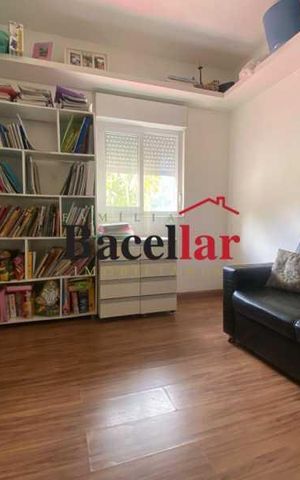 Casa à venda com 390m², 4 quartos e 1 vaga