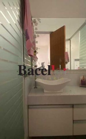 Casa à venda com 390m², 4 quartos e 1 vaga