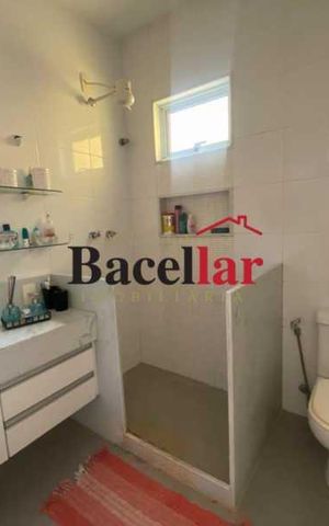Casa à venda com 390m², 4 quartos e 1 vaga