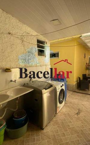Casa à venda com 390m², 4 quartos e 1 vaga