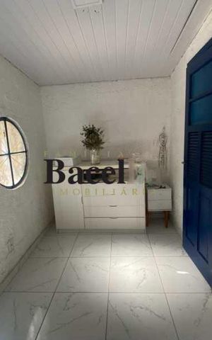 Casa à venda com 390m², 4 quartos e 1 vaga