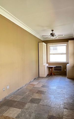 Casa à venda com 643m², 3 quartos e 2 vagas Casa à venda com 643m², 3 quartos e 2 vagasQuarto 3