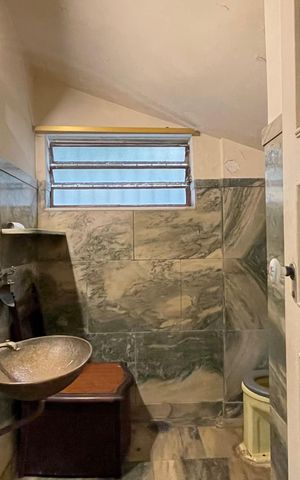 Casa à venda com 643m², 3 quartos e 2 vagas Casa à venda com 643m², 3 quartos e 2 vagasLavabo