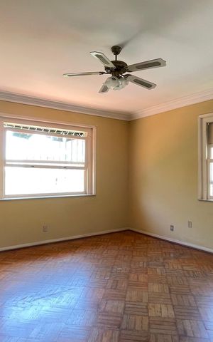 Casa à venda com 643m², 3 quartos e 2 vagas Casa à venda com 643m², 3 quartos e 2 vagasSuíte