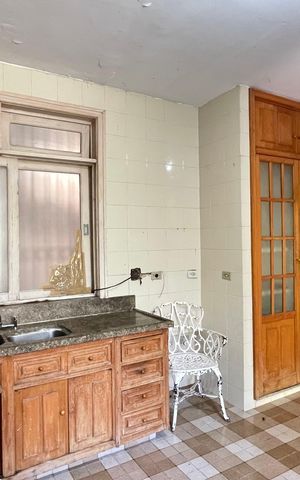 Casa à venda com 643m², 3 quartos e 2 vagas Casa à venda com 643m², 3 quartos e 2 vagasCozinha