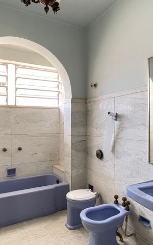 Casa à venda com 643m², 3 quartos e 2 vagas Casa à venda com 643m², 3 quartos e 2 vagasBanheiro Suíte