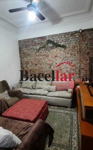 Casa à venda com 321m², 5 quartos e sem vaga