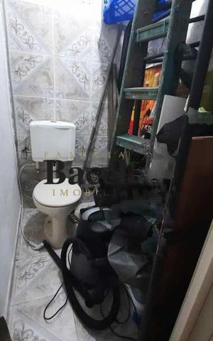 Casa à venda com 321m², 5 quartos e sem vaga