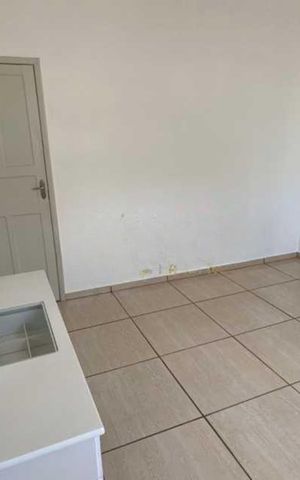 Casa à venda com 68m², 2 quartos e 1 vaga