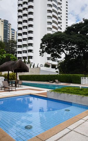 Apartamento à venda com 182m², 3 quartos e 3 vagas Apartamento à venda com 182m², 3 quartos e 3 vagasPiscina