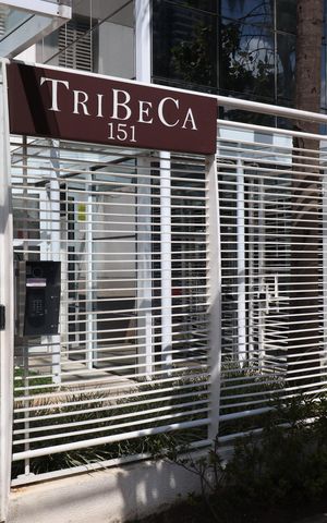Apartamento à venda com 93m², 3 quartos e 2 vagasFachada