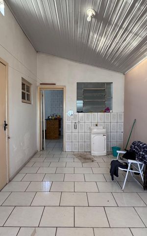 Casa à venda com 80m², 2 quartos e 1 vaga