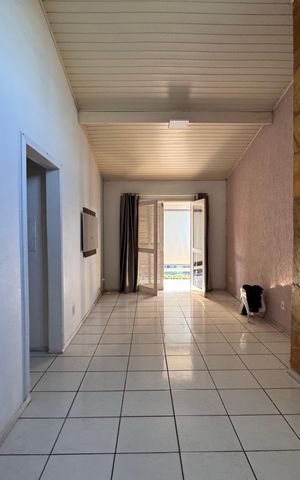 Casa à venda com 80m², 2 quartos e 1 vaga