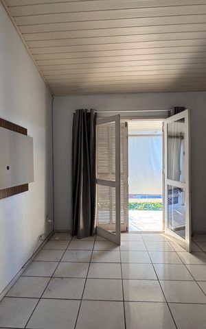 Casa à venda com 80m², 2 quartos e 1 vaga