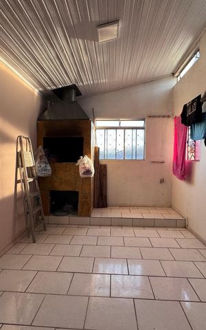 Casa à venda com 80m², 2 quartos e 1 vaga