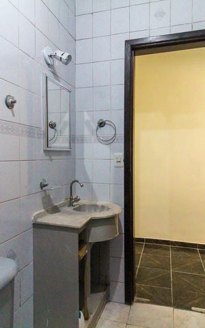 Casa à venda com 150m², 4 quartos e 2 vagas Casa à venda com 150m², 4 quartos e 2 vagasBanheiro 2