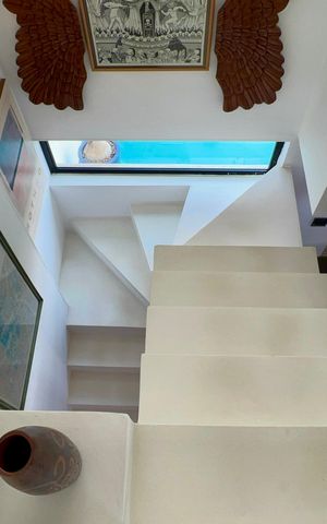 Apartamento à venda com 156m², 1 quarto e 2 vagas Apartamento à venda com 156m², 1 quarto e 2 vagasEscada