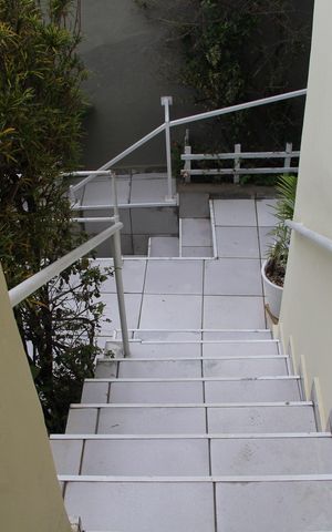 Casa à venda com 210m², 3 quartos e 1 vagaEscadas