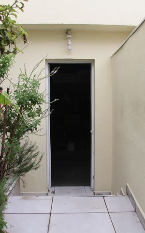 Casa à venda com 210m², 3 quartos e 1 vagaPorta acesso a Garagem 