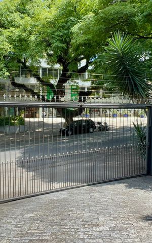 Casa para alugar com 420m², 3 quartos e 8 vagas Casa para alugar com 420m², 3 quartos e 8 vagasGaragem