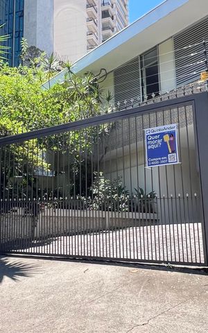 Casa para alugar com 420m², 3 quartos e 8 vagas Casa para alugar com 420m², 3 quartos e 8 vagasPlaca / Fachada