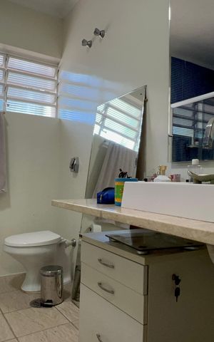 Casa para alugar com 420m², 3 quartos e 8 vagas Casa para alugar com 420m², 3 quartos e 8 vagasBanheiro da Suíte