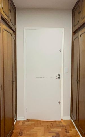 Casa para alugar com 420m², 3 quartos e 8 vagas Casa para alugar com 420m², 3 quartos e 8 vagasCloset da suíte