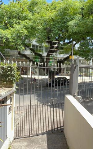 Casa para alugar com 420m², 3 quartos e 8 vagas Casa para alugar com 420m², 3 quartos e 8 vagasGaragem