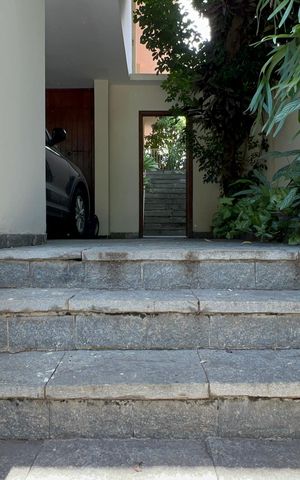 Casa para alugar com 420m², 3 quartos e 8 vagas Casa para alugar com 420m², 3 quartos e 8 vagasEntrada