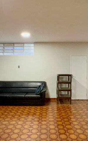 Casa para alugar com 420m², 3 quartos e 8 vagas Casa para alugar com 420m², 3 quartos e 8 vagasGaragem