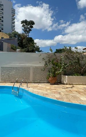 Casa para alugar com 420m², 3 quartos e 8 vagas Casa para alugar com 420m², 3 quartos e 8 vagasPiscina