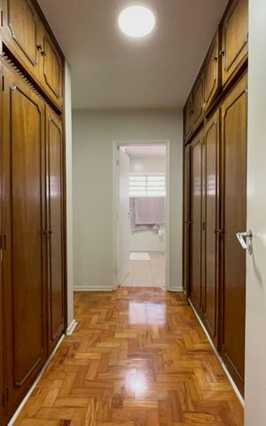 Casa para alugar com 420m², 3 quartos e 8 vagas Casa para alugar com 420m², 3 quartos e 8 vagasCloset da suíte