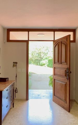 Casa para alugar com 420m², 3 quartos e 8 vagas Casa para alugar com 420m², 3 quartos e 8 vagasHall de entrada