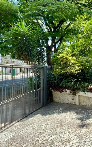Casa para alugar com 420m², 3 quartos e 8 vagas Casa para alugar com 420m², 3 quartos e 8 vagasGaragem
