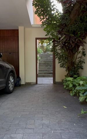 Casa para alugar com 420m², 3 quartos e 8 vagas Casa para alugar com 420m², 3 quartos e 8 vagasEntrada