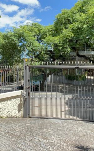 Casa para alugar com 420m², 3 quartos e 8 vagas Casa para alugar com 420m², 3 quartos e 8 vagasGaragem