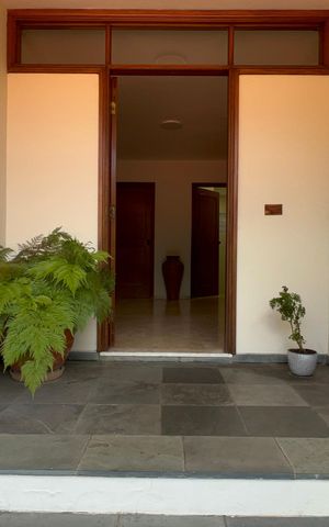 Casa para alugar com 420m², 3 quartos e 8 vagas Casa para alugar com 420m², 3 quartos e 8 vagasEntrada