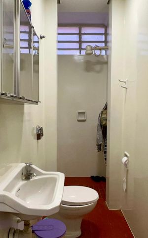 Casa para alugar com 420m², 3 quartos e 8 vagas Casa para alugar com 420m², 3 quartos e 8 vagasBanheiro de serviço