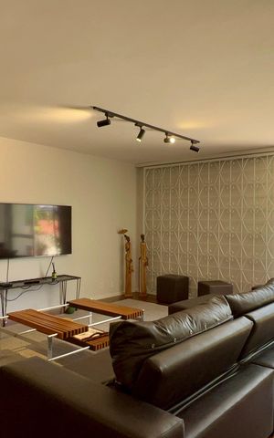 Casa para alugar com 420m², 3 quartos e 8 vagas Casa para alugar com 420m², 3 quartos e 8 vagasSala