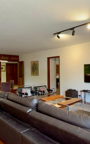 Casa para alugar com 420m², 3 quartos e 8 vagas Casa para alugar com 420m², 3 quartos e 8 vagasSala