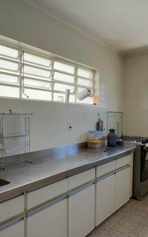 Casa para alugar com 420m², 3 quartos e 8 vagas Casa para alugar com 420m², 3 quartos e 8 vagasCozinha