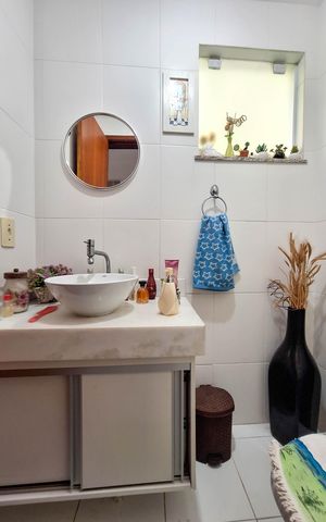 Casa à venda com 360m², 3 quartos e 3 vagas Casa à venda com 360m², 3 quartos e 3 vagasBanheiro 2