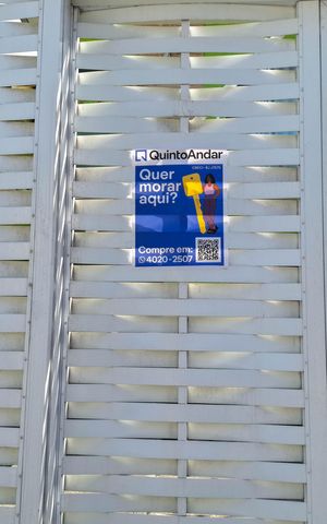 Casa à venda com 360m², 3 quartos e 3 vagas Casa à venda com 360m², 3 quartos e 3 vagasplaca