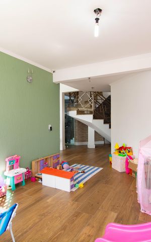Casa à venda com 274m², 4 quartos e 3 vagas