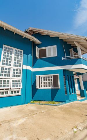 Casa à venda com 274m², 4 quartos e 3 vagas
