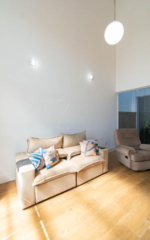 Casa à venda com 274m², 4 quartos e 3 vagas